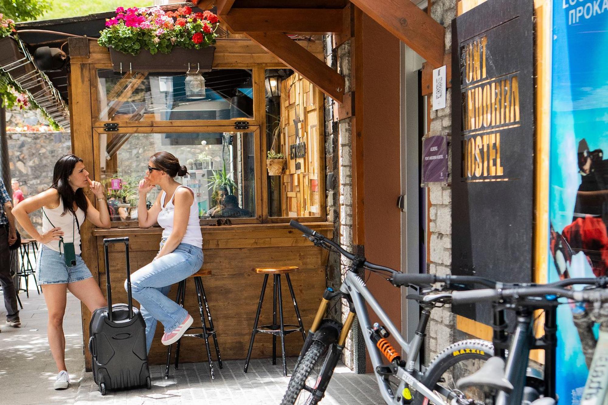 Font Andorra Hostel 马萨纳 外观 照片