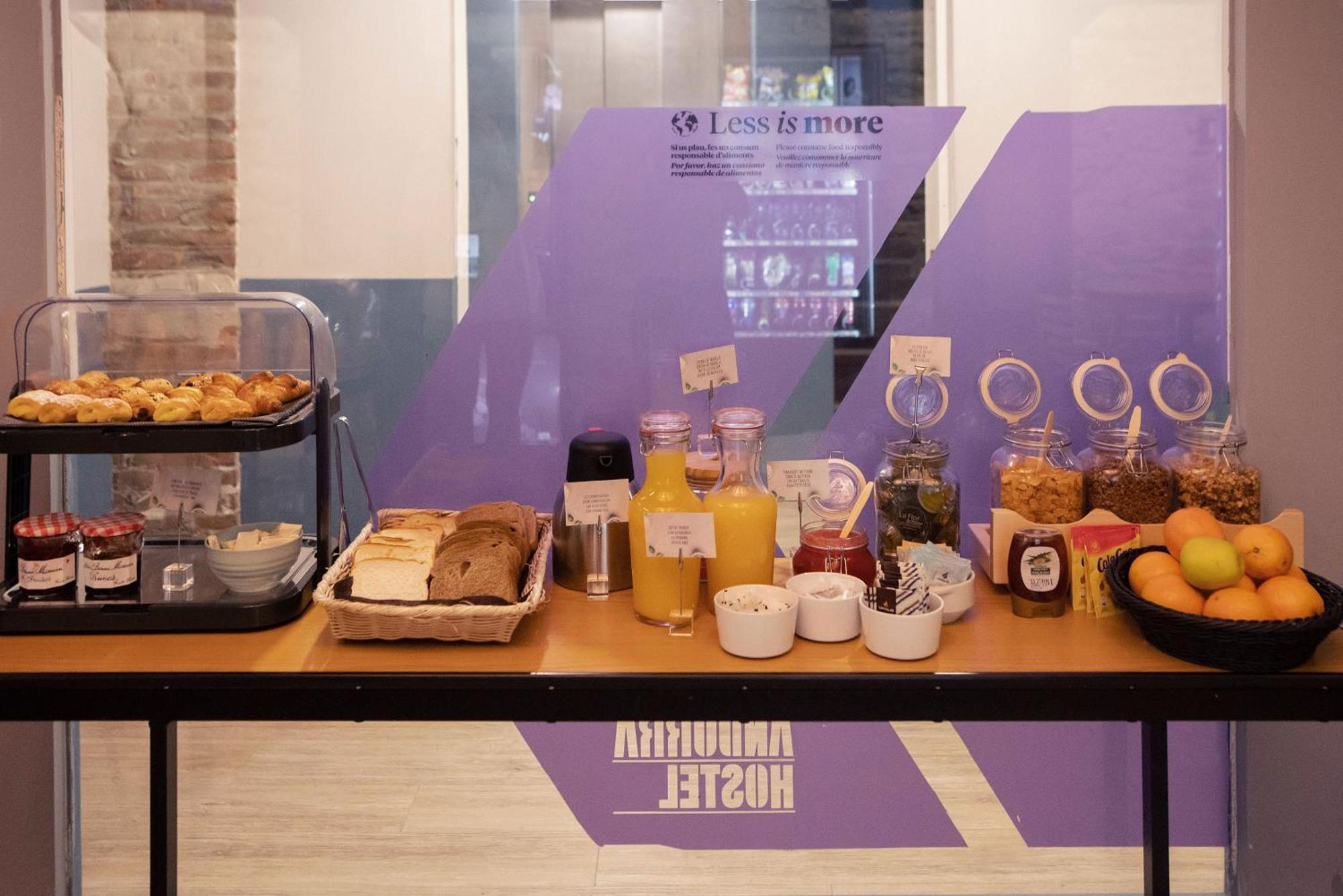 Font Andorra Hostel 马萨纳 外观 照片