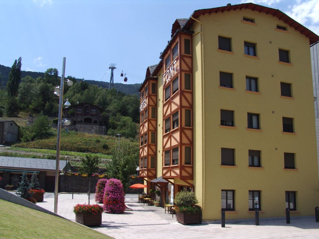 Font Andorra Hostel 马萨纳 外观 照片