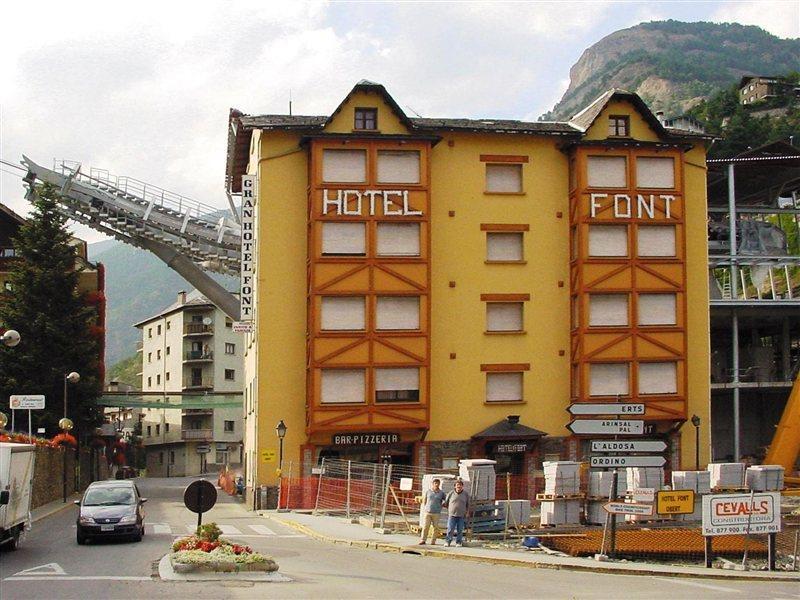 Font Andorra Hostel 马萨纳 外观 照片